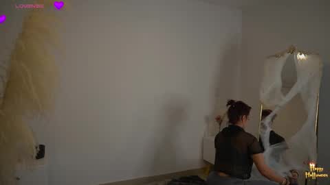 Lara  online show from October 2025 02:33:01 AM