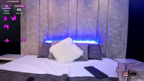 Lara online show from February 2026 07:30:02 PM