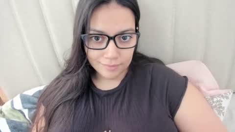 lara online show from October 2025 12:03:01 PM