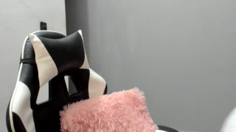 Lara online show from July 2026 02:26:02 AM