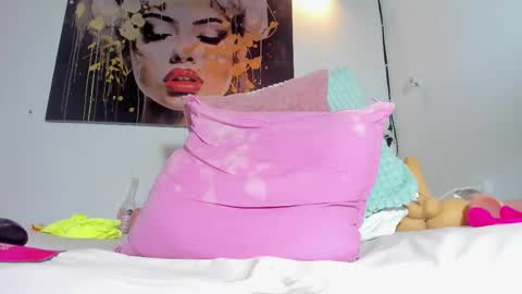 REINA  online show from January 2026 05:27:02 PM