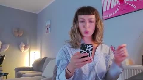 LaraKanes online show from September 2025 09:58:02 AM