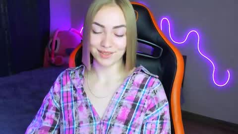 LaraKrein lk online show from October 2025 04:30:02 PM