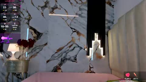 Lara  online show from September 2025 11:17:02 PM