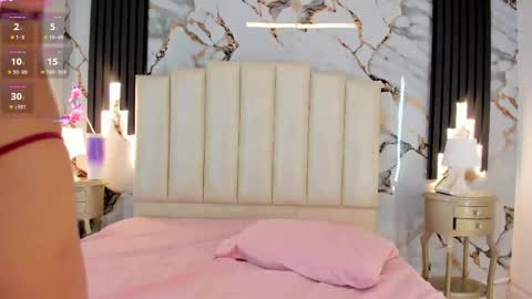 Lara  online show from October 2025 07:41:01 PM