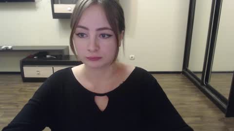 Laralianna online show from December 2024 07:39:02 PM