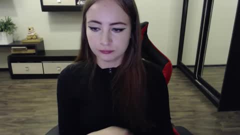 Laralianna online show from September 2025 01:54:02 PM