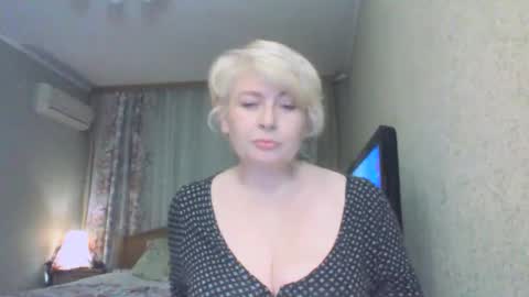 laramrs online show from February 2026 04:00:01 PM