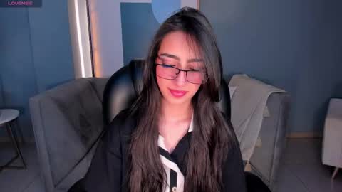 Larisa Smirnov online show from October 2025 04:48:01 AM