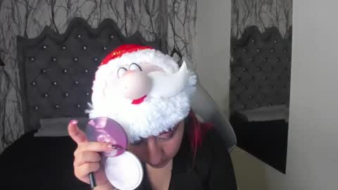 Snapshot of larissa01_ chatting on December 2024 03:16:02 AM Lari online show from December 2024 03:16:02 AM