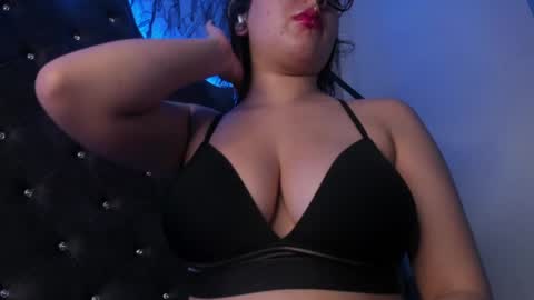 Snapshot of larissa01_ chatting on February 2025 05:48:02 AM Lari online show from February 2025 05:48:02 AM