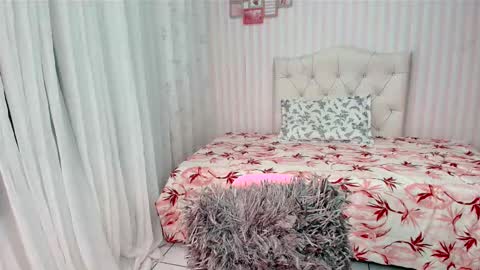 Snapshot of larissalove_doll chatting on March 2025 11:12:01 PM Larissas online show from March 2025 11:12:01 PM