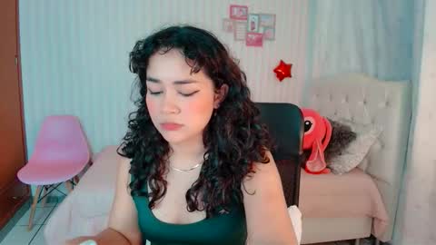 Snapshot of larissalove_doll chatting on September 2025 06:52:02 PM Larissas online show from September 2025 06:52:02 PM