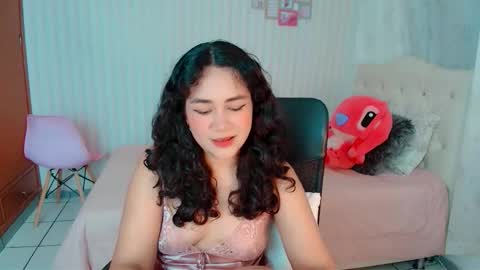 Snapshot of larissalove_doll chatting on September 2025 12:00:02 AM Larissas online show from September 2025 12:00:02 AM