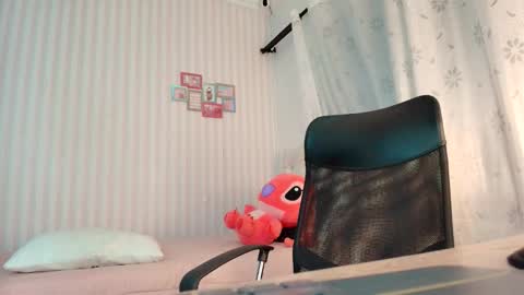 Snapshot of larissalove_doll chatting on September 2025 11:28:02 PM Larissas online show from September 2025 11:28:02 PM