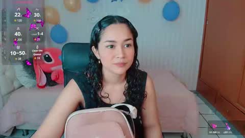 Larissas online show from October 2025 08:53:02 PM