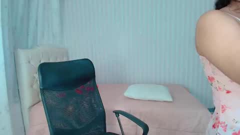 Larissas online show from October 2025 09:49:01 PM