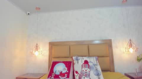 Snapshot of larsonmia chatting on December 2024 03:54:02 PM MIA online show from December 2024 03:54:02 PM