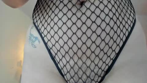 Snapshot of larsonmia chatting on October 2025 12:12:02 PM MIA online show from October 2025 12:12:02 PM