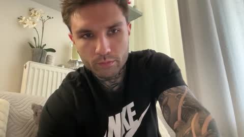 larsskeet online show from November 2025 01:10:02 PM