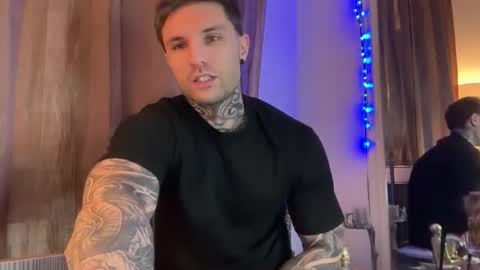 larsskeet online show from November 2025 02:18:01 PM