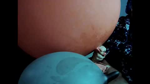 latexchris77 online show from December 2024 10:18:02 AM