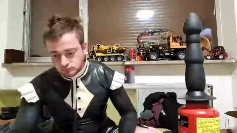 Snapshot of latexmaid69 chatting on December 2024 09:23:02 PM Latexmaid69 online show from December 2024 09:23:02 PM