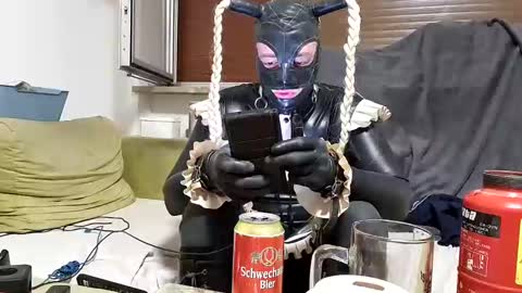 Snapshot of latexmaid69 chatting on February 2025 03:04:02 AM Latexmaid69 online show from February 2025 03:04:02 AM