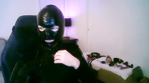 Snapshot of latexminheadroom chatting on March 2025 06:10:01 AM latexminheadroom online show from March 2025 06:10:01 AM