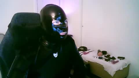 latexminheadroom online show from December 2025 02:51:02 AM