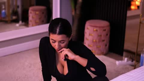 Latina online show from March 2026 06:00:01 PM