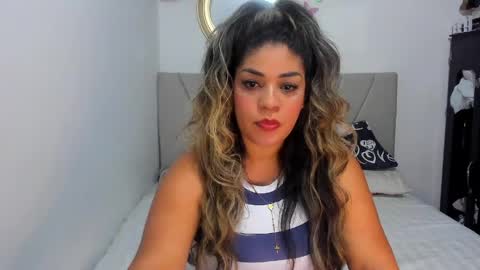 latinamav22 online show from April 2026 08:34:01 PM