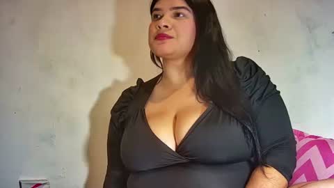Snapshot of latincurvy1992 chatting on February 2025 04:09:02 AM latincurvy1992 online show from February 2025 04:09:02 AM