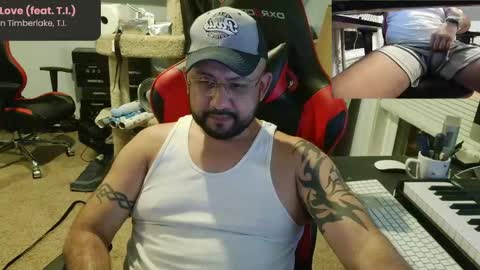 LatinLover83 online show from April 2026 04:41:01 AM