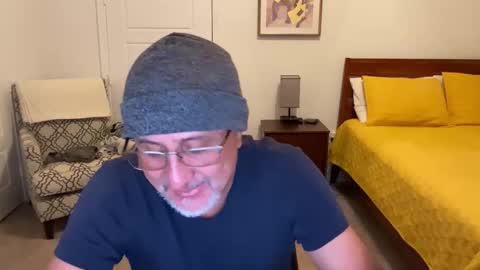 Snapshot of latinnous chatting on October 2025 05:11:02 AM QS - INDEPENDENT MODEL online show from October 2025 05:11:02 AM