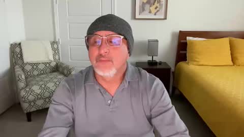 Snapshot of latinnous chatting on October 2025 11:16:02 PM QS - INDEPENDENT MODEL online show from October 2025 11:16:02 PM