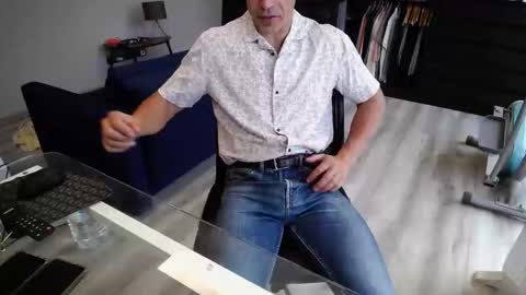 Snapshot of latino23bom chatting on October 2025 11:00:02 AM sam online show from October 2025 11:00:02 AM