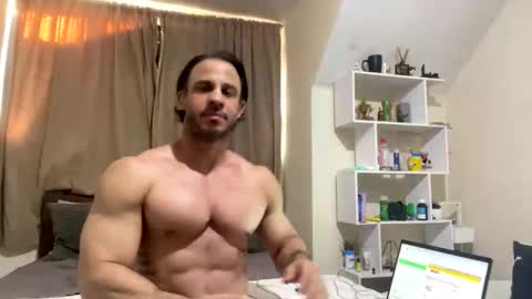 latino_rodri online show from May 2026 07:16:02 AM