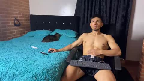 latinosadictosalsexo online show from June 2026 01:29:01 AM