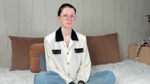 latoriacosner online show from December 2025 05:16:01 AM