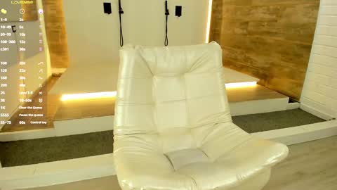 LEANDRO online show from December 2024 01:44:01 PM