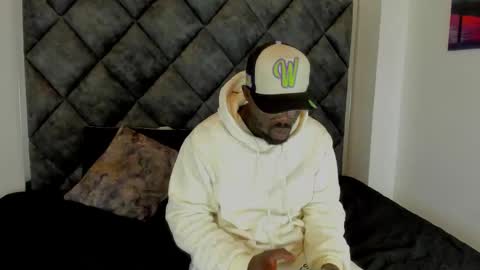 LEANDRO online show from October 2025 02:40:02 AM