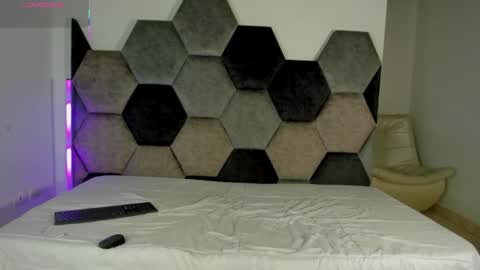 LEANDRO online show from April 2026 03:35:02 AM