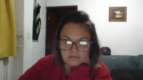 Snapshot of lau16310 chatting on June 2026 02:05:02 AM Laura online show from June 2026 02:05:02 AM