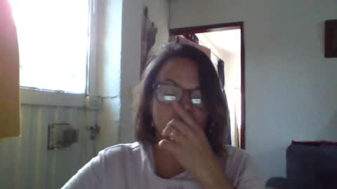 Snapshot of lau16310 chatting on June 2026 09:06:01 PM Laura online show from June 2026 09:06:01 PM