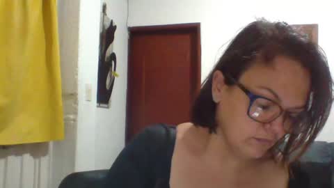 Snapshot of lau16310 chatting on June 2026 09:23:01 AM Laura online show from June 2026 09:23:01 AM