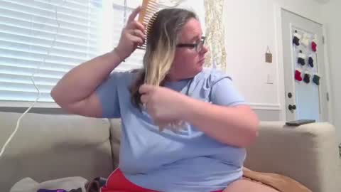 LauLauMa online show from December 2024 08:37:01 PM