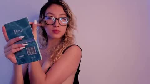 Snapshot of laumiller chatting on October 2025 07:48:02 PM Lau Miller online show from October 2025 07:48:02 PM