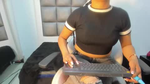 Snapshot of laura__js_ chatting on September 2025 01:56:01 PM laura__js_ online show from September 2025 01:56:01 PM