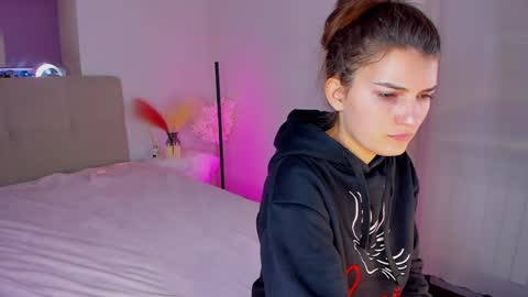 Laura online show from January 2025 12:17:02 PM